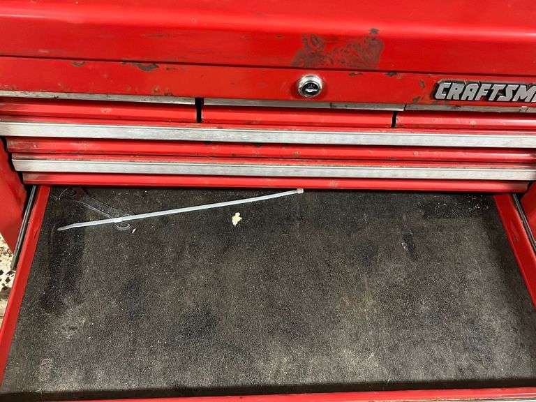 Craftsman 7drawer tool box with assorted tools, 26"W x 12"D x 18"H