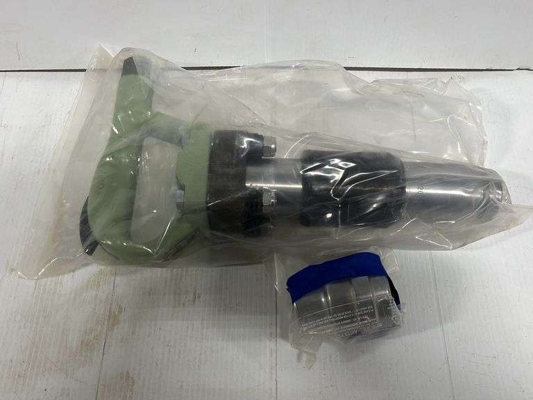 Sullair concrete chipping air hammer, 2,280 BPM, comes with (2) new