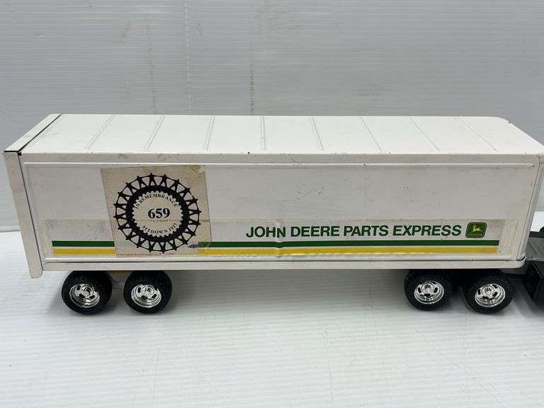 1970's ERTL John Deere parts express tractor pressed and steel, 1/25