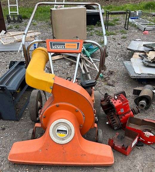 Montgomery Ward leaf vac and parts motor, ran last 8 years ago, as is