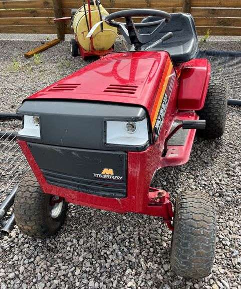 Used Murray Riding Mowers Murray riding lawn mower, missing deck, needs battery, back right tire ...