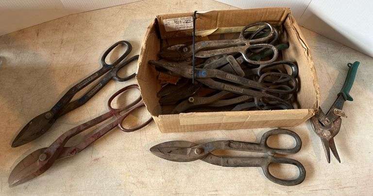 Box of Various Tin and Metal Snips/Shears, Assorted Sizes - Albrecht ...