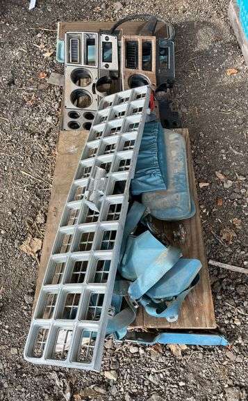1970s-1980s-chevy-and-gmc-squarebody-truck-parts-used-albrecht