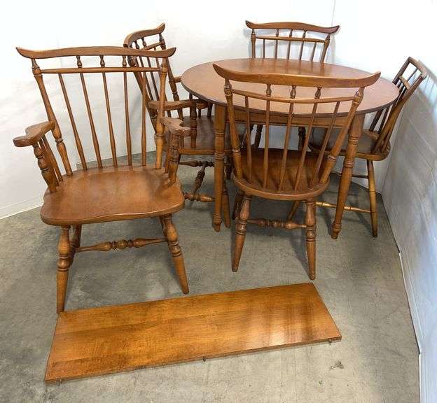 Older kitchen table with (4) Chairs, and a 12" leaf, table- 42"Dia x 30"H, nice