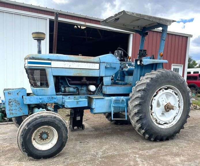 Ford 8700 Tractor with Duals, Good Runner
