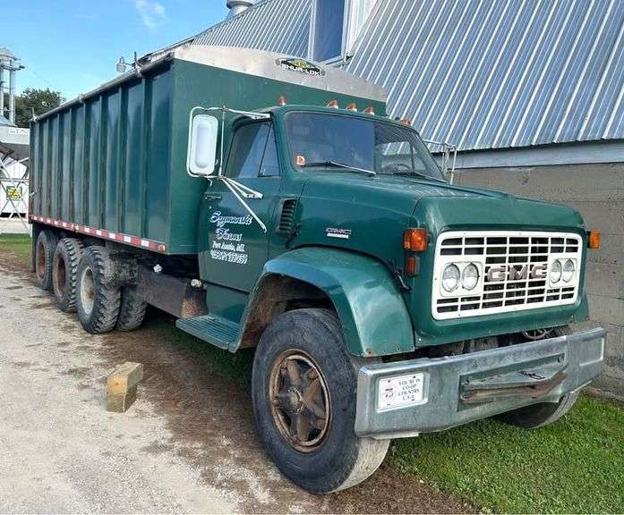 1975 GMC 8500 Truck with Lift Axle, Air Brakes, 19' Box, 427 Gas Engine, 13-Speed Transmission, Has Air and Oil Plumbed to Back, Roll Tarp, 10:00-20 Drive Tires, Clean and Clear Title, NOTE: See Questionnaire Pictures for Additional Information