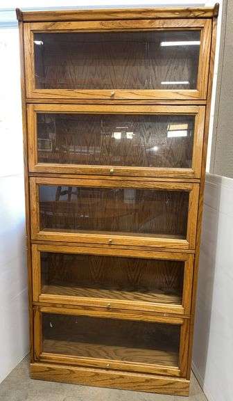 5-Place oak display cabinet, 36"W x 12"D x 77"H, great