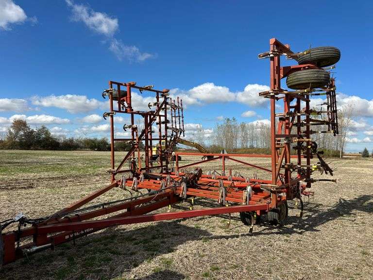 Wil-Rich 35' Field Cultivator with 4-Bar Spring Tooth Leveler.  Needs Work.  Will fold with assist.