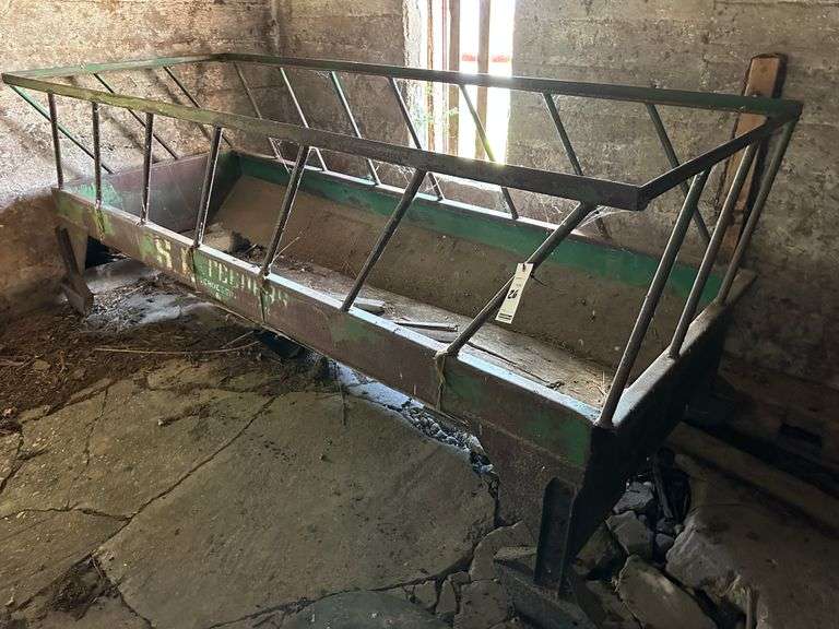 4' x 10' Feeder, Floor is Gone - Needs New Floor