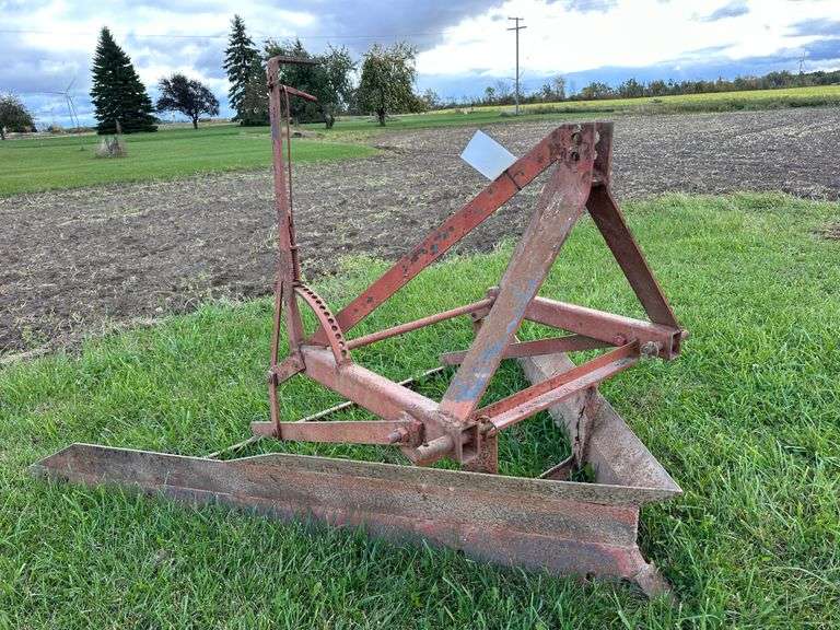 3-pt. V-Ditcher, 6-1/2' wide