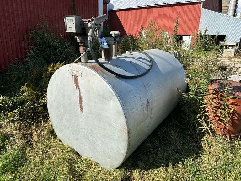 500 Gallon Fuel Tank with Fill Rite Pump