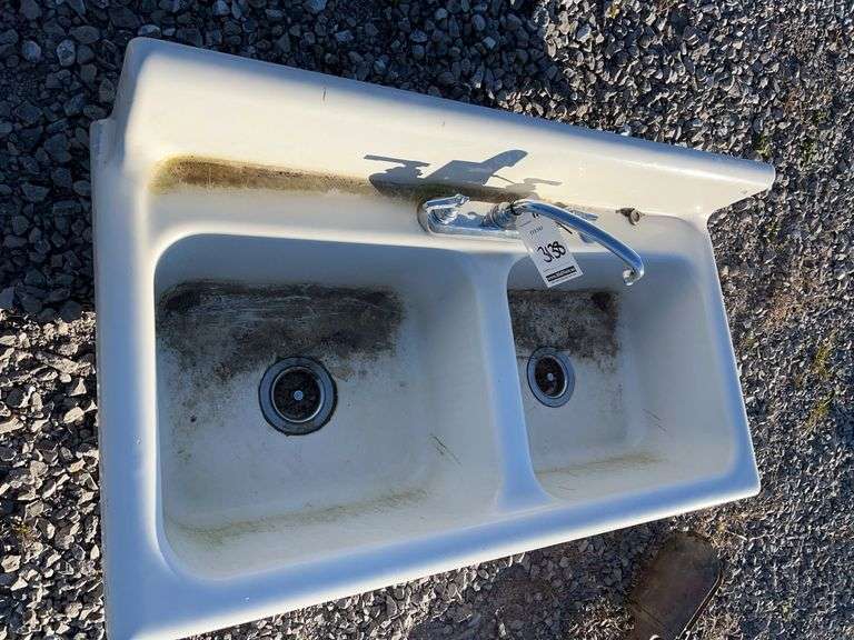 Old style farmhouse sink, rims- 42