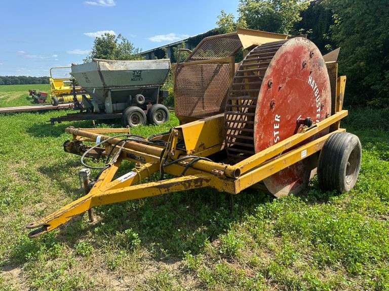 Haybuster Rock-Eze H 106 Rock Picker, Ser. No. 83927