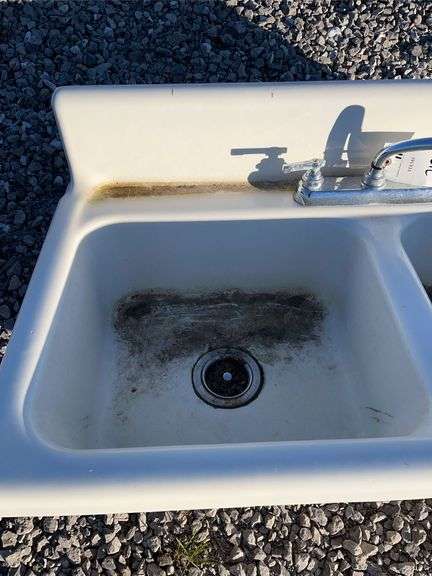 Old style farmhouse sink, rims- 42