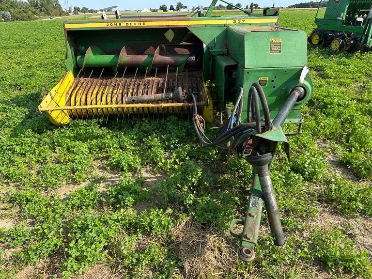 John Deere 337 Square Baler, Ser. No. 557912