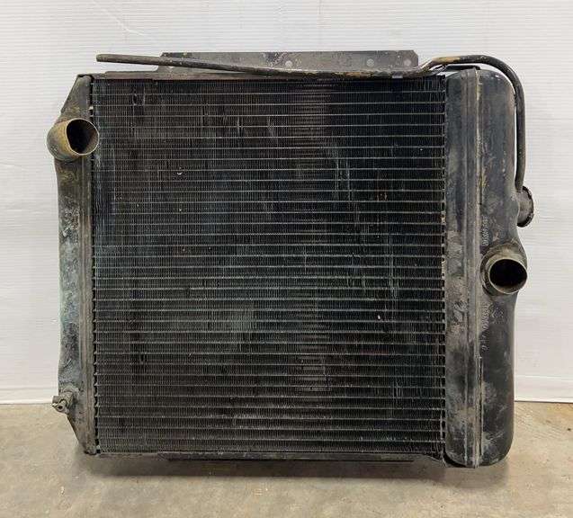 1949 Cadillac Radiator, good - Albrecht Auction Service