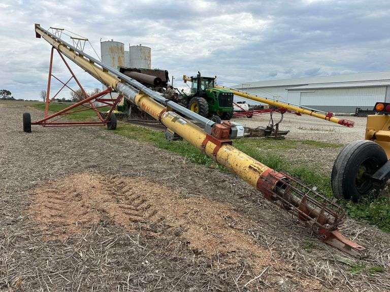Westfield 100-61 Grain Transport Auger