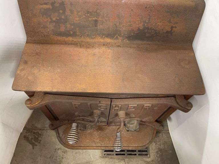 Fisher wood stove with leg paws, 28