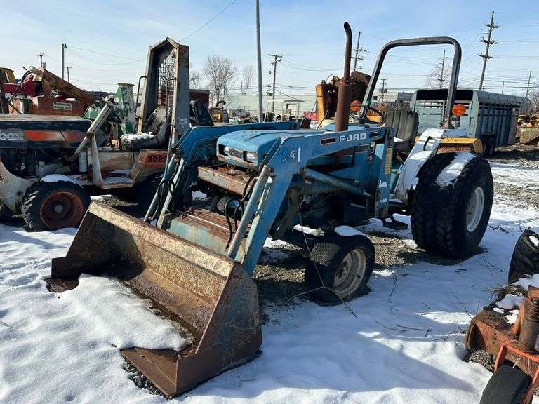 Ford 1920 2-Wheel Loader - Albrecht Auction Service
