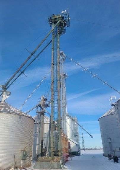80' Grain Leg, Single Phase 10hp Motor, 6-Way Distributor, 5-Downspouts ...