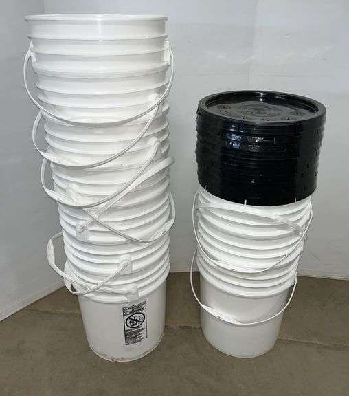 (10) 5-Gallon buckets with lids, clean, food grade - Albrecht Auction ...