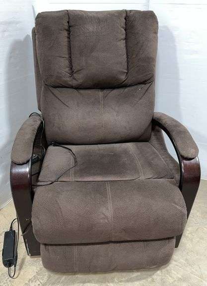Lift assist recliner, fully functional, 32"W x 42"H, some rubs