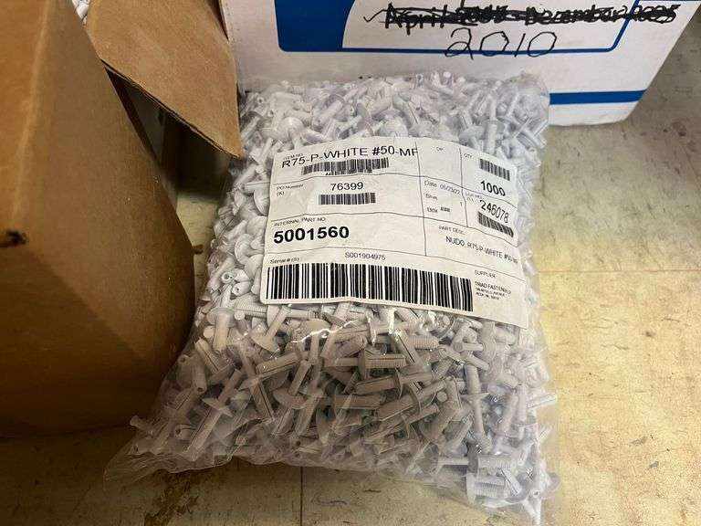 Large Quantity of Nylon Rivet Pins - Albrecht Auction Service