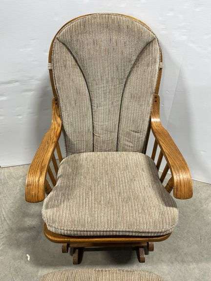 Solid oak glider/rocker with ottoman, includes: Chair- 26