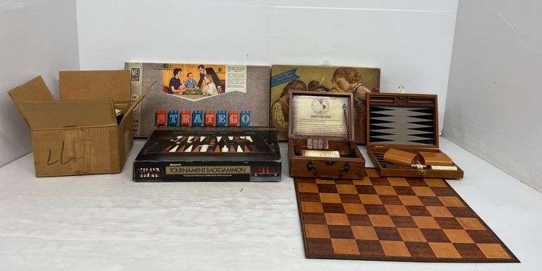 Puzzle with pad, Old Masters; (6) Games, includes: Stratego, Tourn ...
