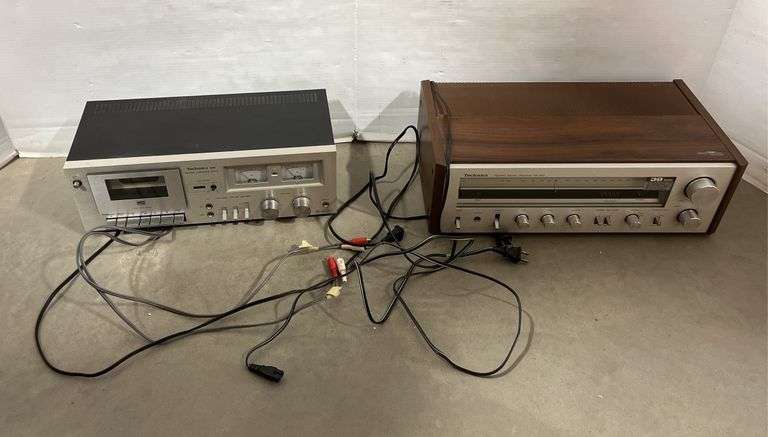 Technics AM/FM stereo receiver, 30W, model SA-202, 18