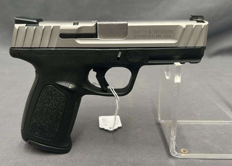 Smith & Wesson SD9VE, 9mm 16-Round Stainless, with Tac-Rail and Glow ...