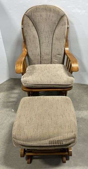 Solid oak glider/rocker with ottoman, includes: Chair- 26