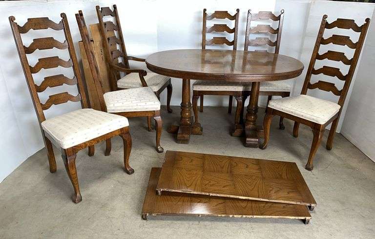 Drexel oval wooden dining table with (2) leaves, each- 20"W, and (6) chairs, table- 56"W x 36"D x 30"H