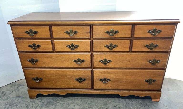 8-Drawer solid wood dresser, 50"W x 20"D x 30"H