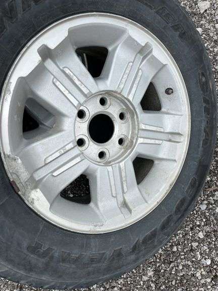 Set of (4) Factory P265/65R18 rims with tires, removed from a 2007 ...
