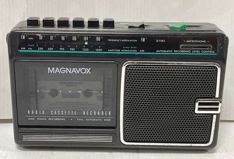 Recorder Plug Magnavox portable radio cassette/recorder, plugs in or battery operated ...