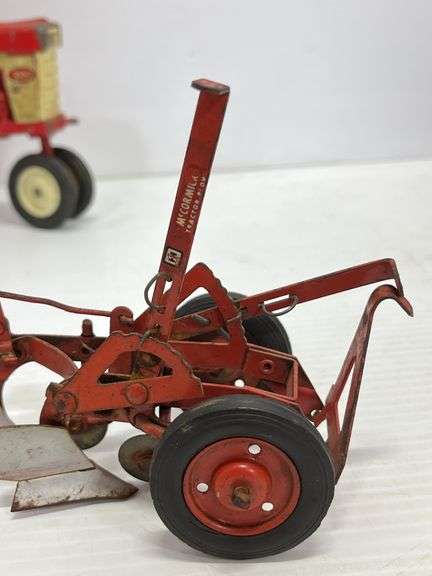 1/16 scale Farmall S60 narrow front with plastic rims and a 2-bottom ...
