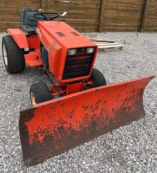 Case 226, does run, has snow plow - Albrecht Auction Service