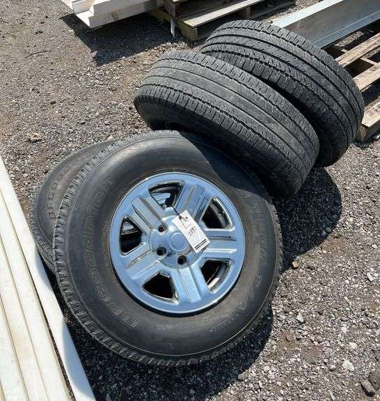 (4) BF Goodrich P245/75R16 Long Trail tires on Jeep 5