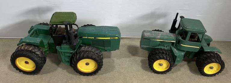 (2) John Deere 4WD tractor scale models, includes: 1- Model 8760 ...
