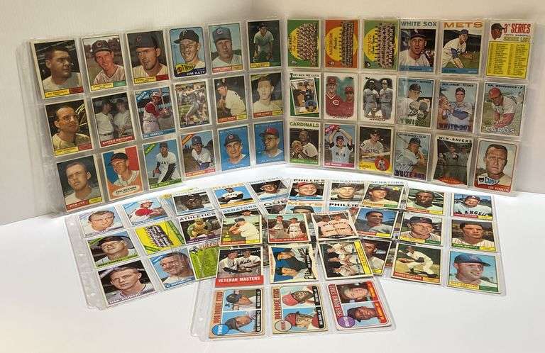 (9) Sleeves of 81 Baseball Cards, Includes Rookies and Hall of Famers