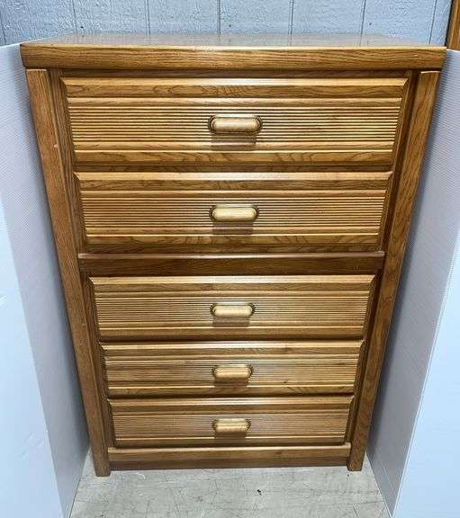 Florida Furniture Co. 5-drawer dresser, 33"W x 19"D x 49"H, good