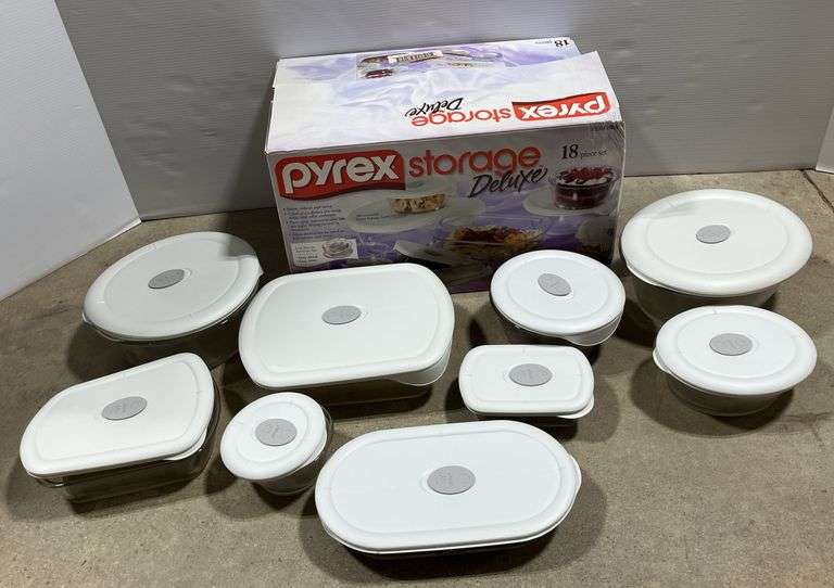 Pyrex 18-piece storage deluxe containers with lids, box- 19 1/2