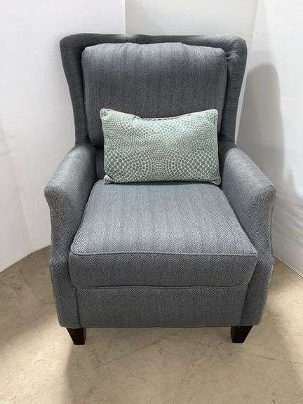Accent chair, gray with pillow, made in Tennessee USA, 7-28-21, seat- 21"W x 21"H, great