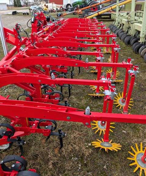 2023 Einbock Chopstar, 22" Row Spacing, Covers 18 Rows, 33' Working Width, Can be Converted 16-Row Easily, Row Guard Auto Side Shift, Finger Weeders, Crop Shields, Approx. 1000 Acres of Total Use
