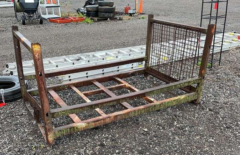Metal rack, 48