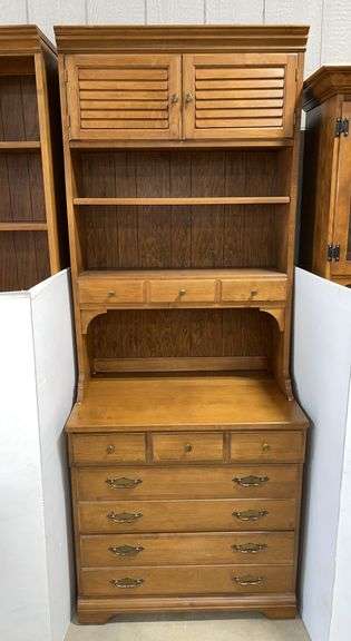 Older Pennsylvania House 2-piece cabinet, 30"W x 19"D x 76"H, nice