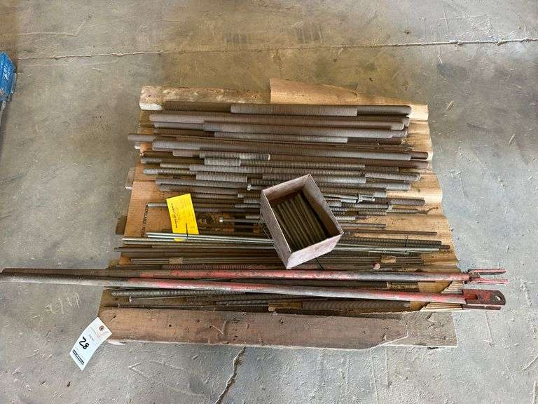 Large Group of Threaded Rod (longest rod in pictures are 5' long)