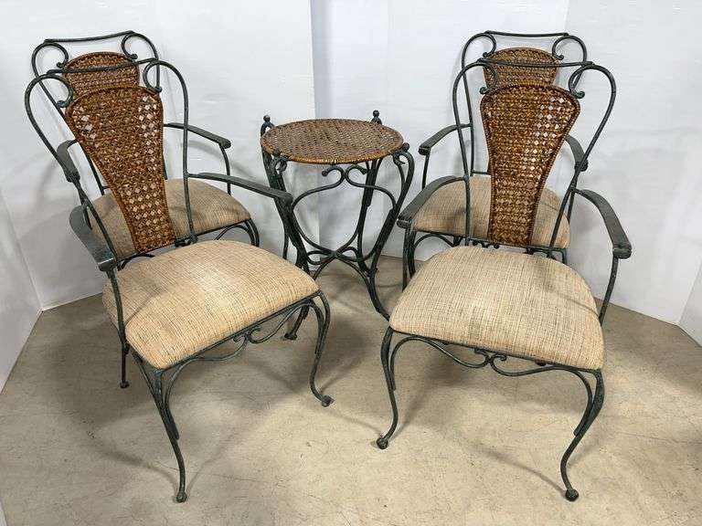 Wicker and metal table and (4) Chairs, base- 20"Dia x 29"H, missing glass top, great