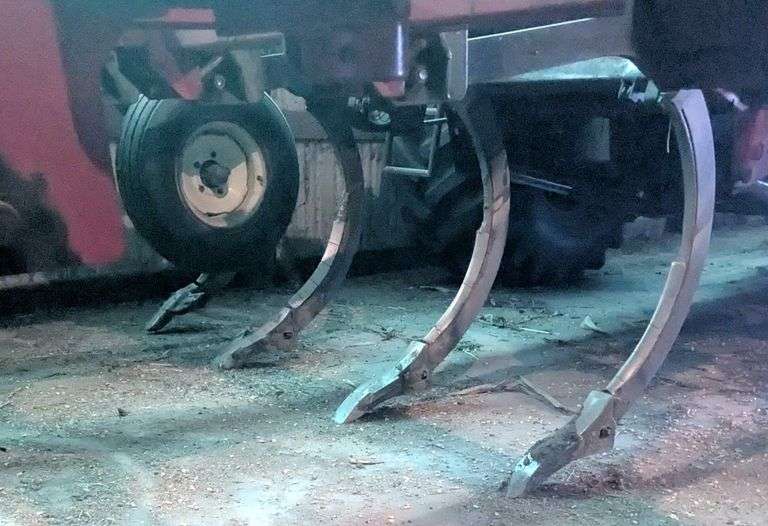 Brillion 7-Shank Deep Ripper - Albrecht Auction Service